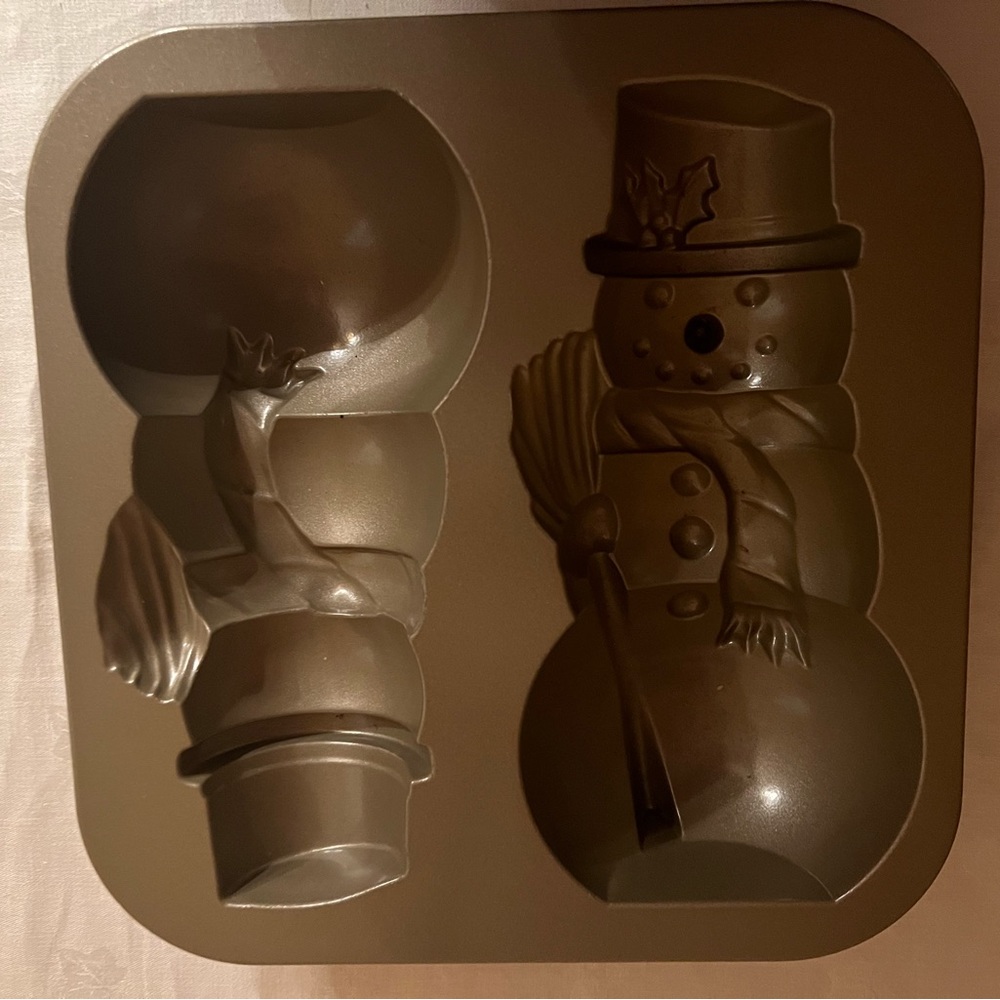 Snowman Cake Pan. Collectible